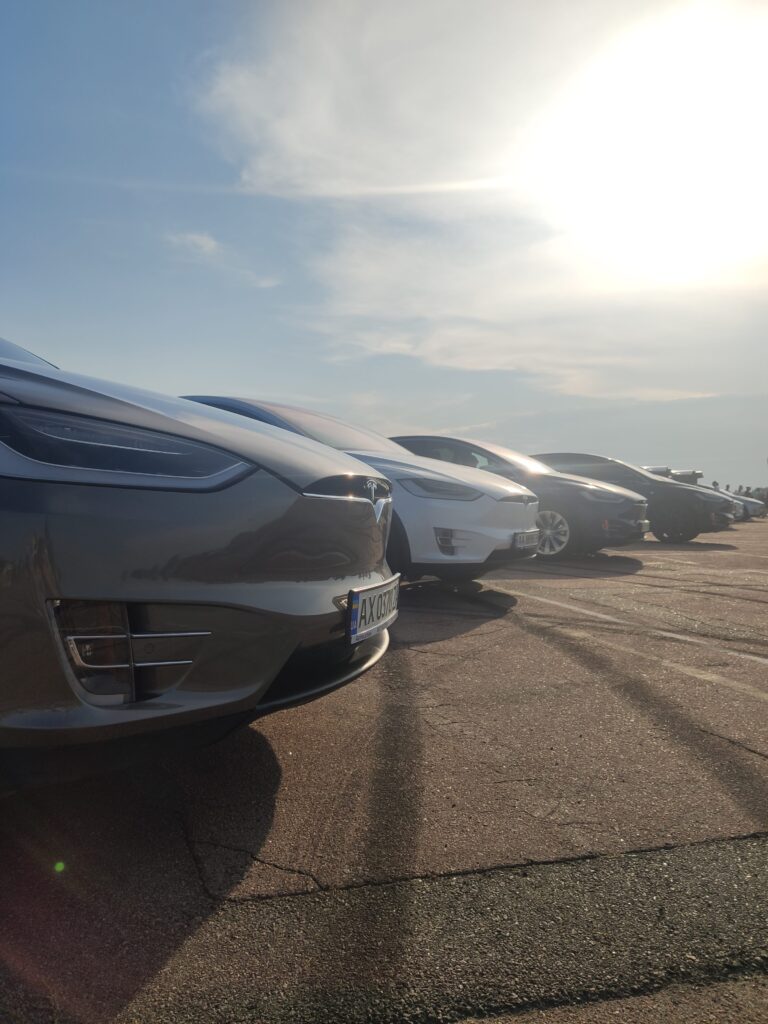 Контакты Tesla Service BC